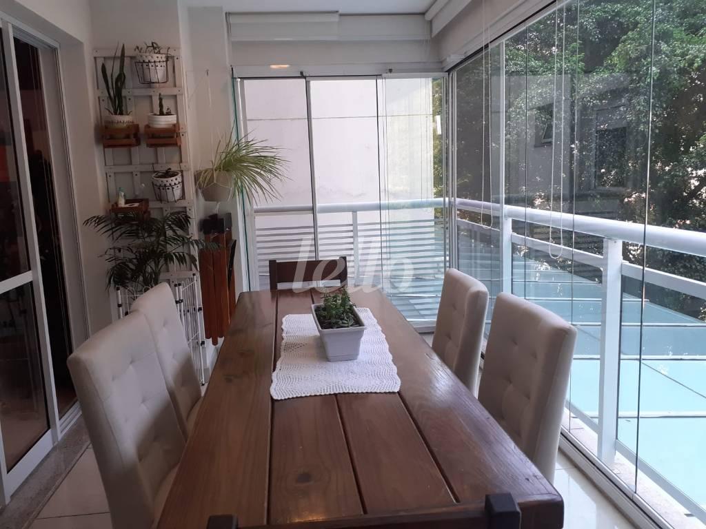 VARANDA GOUMERT de Apartamento à venda, Padrão com 72 m², 2 quartos e 1 vaga em Jardim Das Acácias - São Paulo