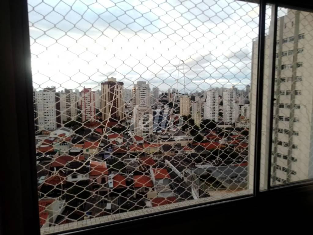 VISTA de Apartamento à venda, Padrão com 73 m², 3 quartos e 1 vaga em Vila Gumercindo - São Paulo