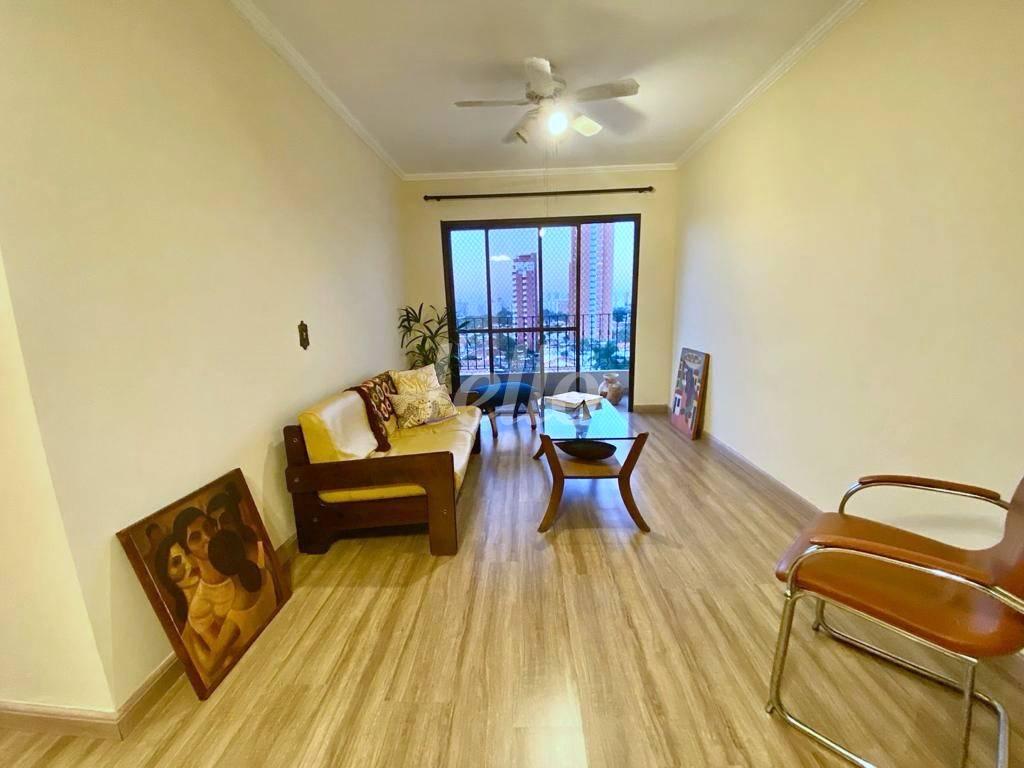 LIVING de Apartamento à venda, Padrão com 75 m², 3 quartos e 1 vaga em Campo Belo - São Paulo