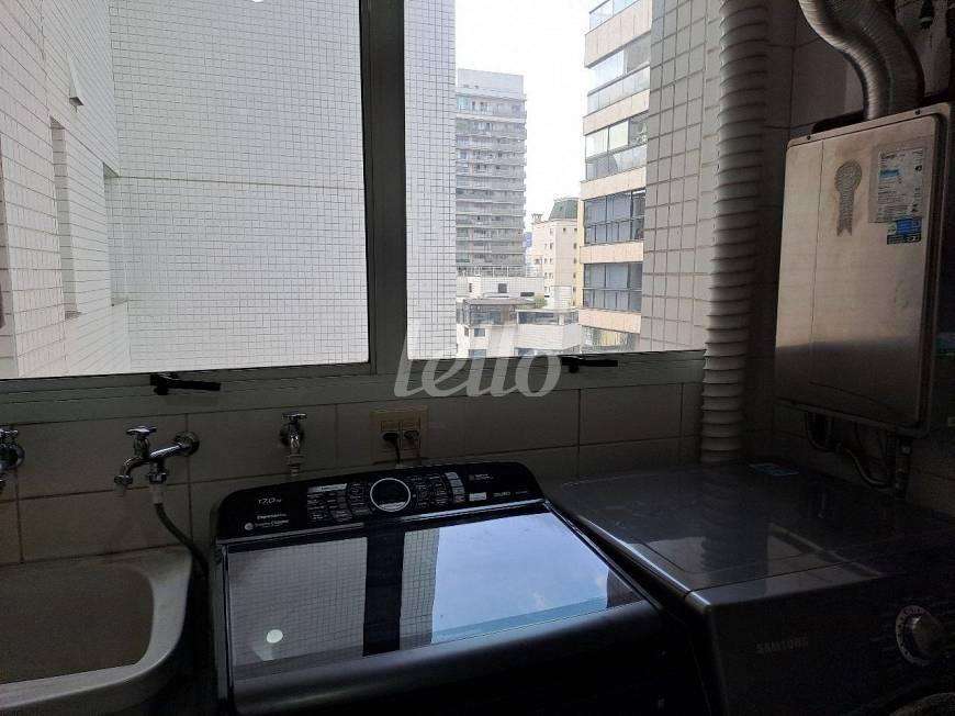 ÁREA DE SERVIÇO de Apartamento à venda, Padrão com 186 m², 5 quartos e 3 vagas em Paraíso - São Paulo