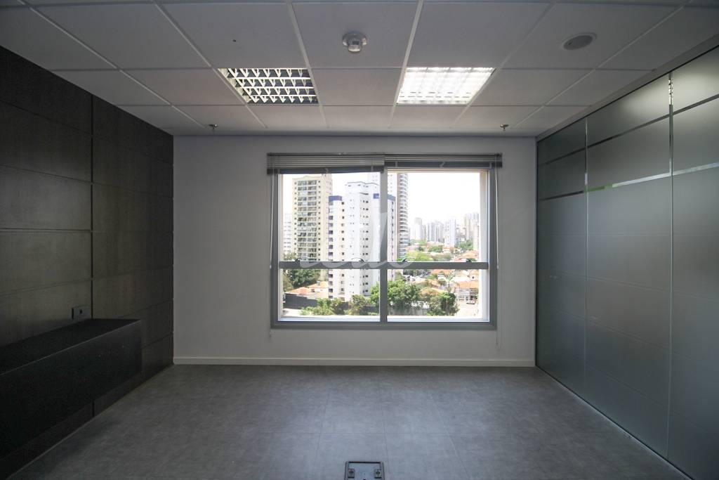 SALA 8 de Sala / Conjunto para alugar, Padrão com 214 m², e 3 vagas em Brooklin Paulista - São Paulo