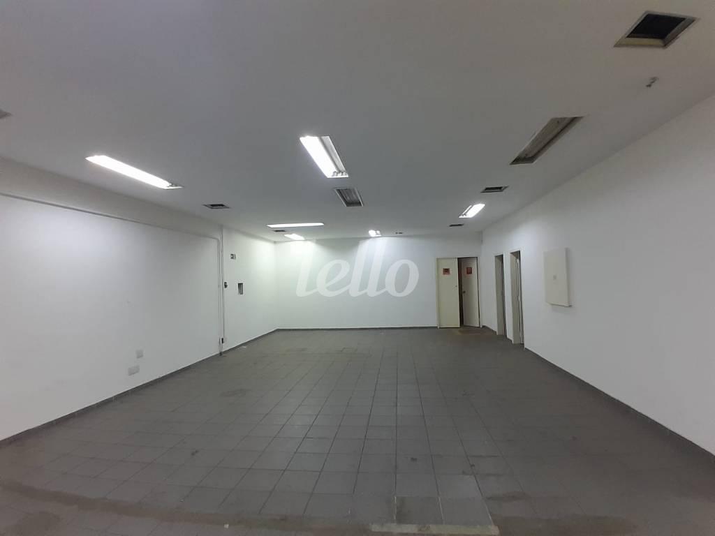 SALÃO ANDAR SUPERIOR de Prédio Comercial para alugar, Multiusuário com 974 m², e 15 vagas em Pinheiros - São Paulo