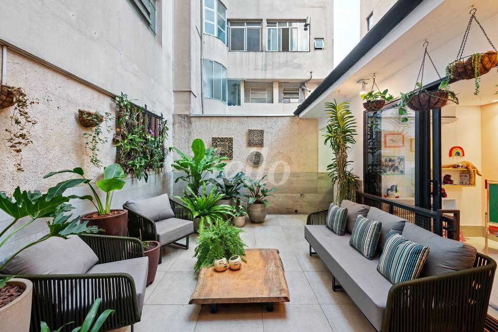 TERRAÇO de Apartamento à venda, Padrão com 160 m², 3 quartos e 1 vaga em Paraíso - São Paulo