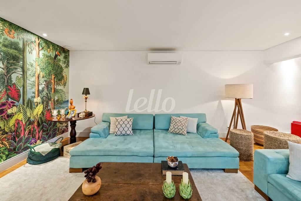 LIVING de Apartamento à venda, Padrão com 160 m², 3 quartos e 1 vaga em Paraíso - São Paulo