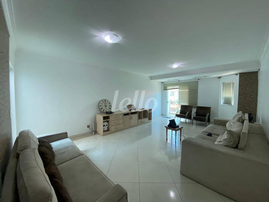 SALA de Casa para alugar, sobrado com 210 m², 3 quartos e 3 vagas em Vila Assunção - Santo André