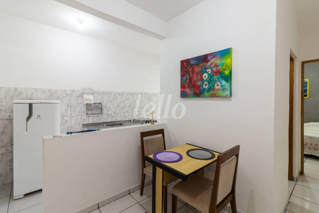 SALA de Apartamento para alugar, Padrão com 45 m², 1 quarto e em Vila America - São Paulo