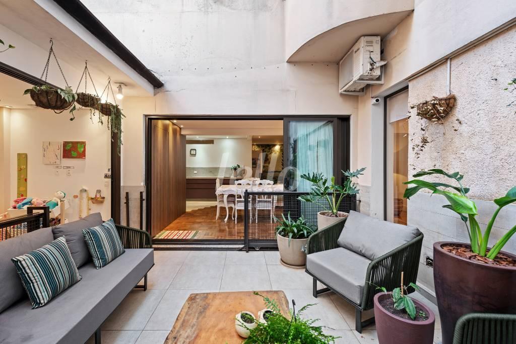 TERRAÇO de Apartamento à venda, Padrão com 160 m², 3 quartos e 1 vaga em Paraíso - São Paulo
