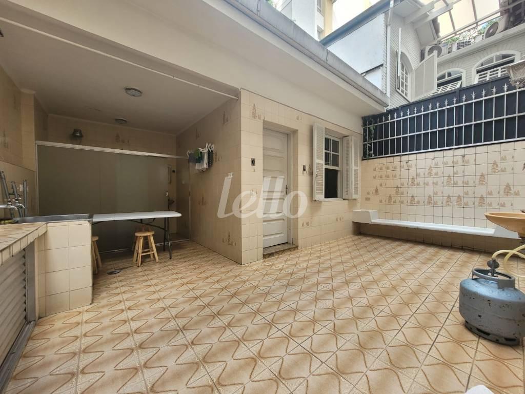 ÁREA EXTERNA de Casa para alugar, em condomínio - sobrado com 117 m², 3 quartos e 2 vagas em Jardim Paulista - São Paulo