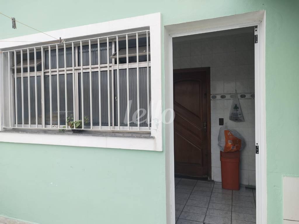 QUINTAL de Casa à venda, sobrado com 255 m², 3 quartos e 4 vagas em Sítio da Figueira - São Paulo