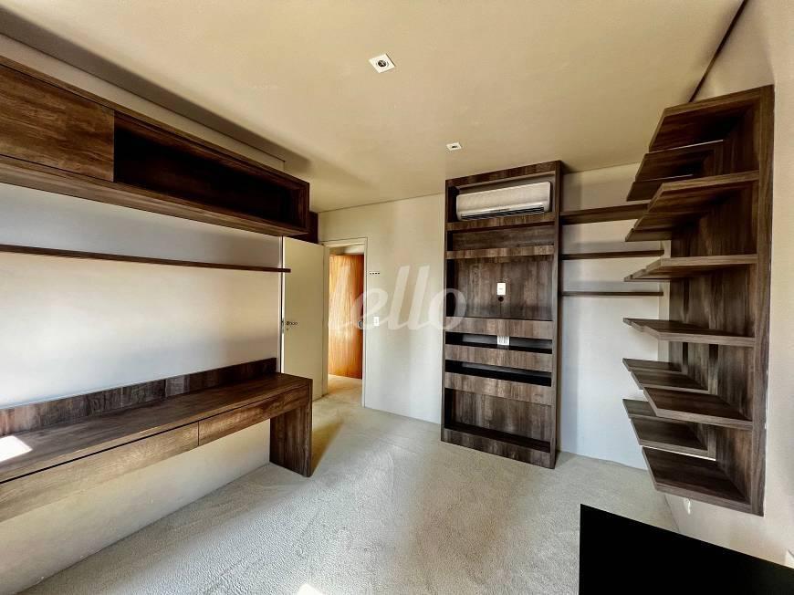 SUITE de Apartamento à venda, Padrão com 220 m², 4 quartos e 4 vagas em Campo Belo - São Paulo