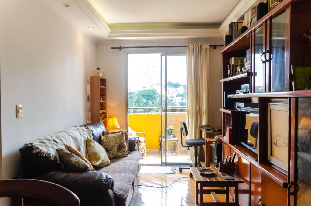 SALA DOIS MABIENTES de Apartamento à venda, Padrão com 68 m², 3 quartos e 2 vagas em Vila Aurora - São Paulo