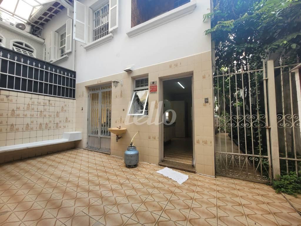 ÁREA EXTERNA de Casa para alugar, em condomínio - sobrado com 117 m², 3 quartos e 2 vagas em Jardim Paulista - São Paulo