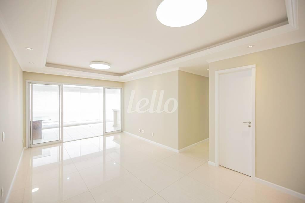 SALA de Apartamento para alugar, Padrão com 138 m², 3 quartos e 2 vagas em Brooklin Paulista - São Paulo
