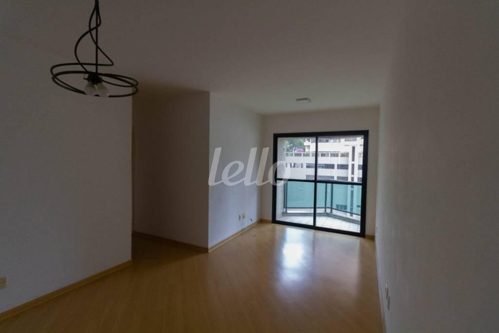 SALA de Apartamento para alugar, Padrão com 60 m², 2 quartos e 2 vagas em Vila Suzana - São Paulo