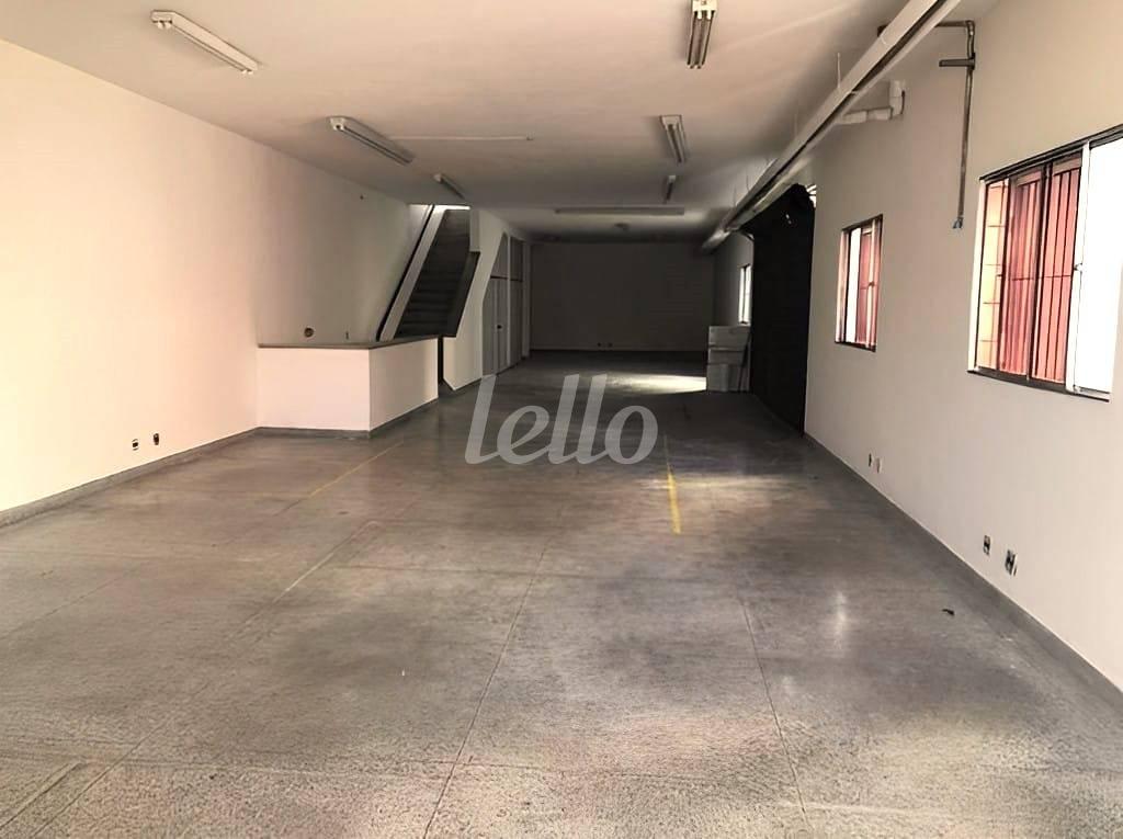 SALA de Prédio Comercial para alugar, Monousuário com 800 m², e 10 vagas em Vila Guarani - São Paulo