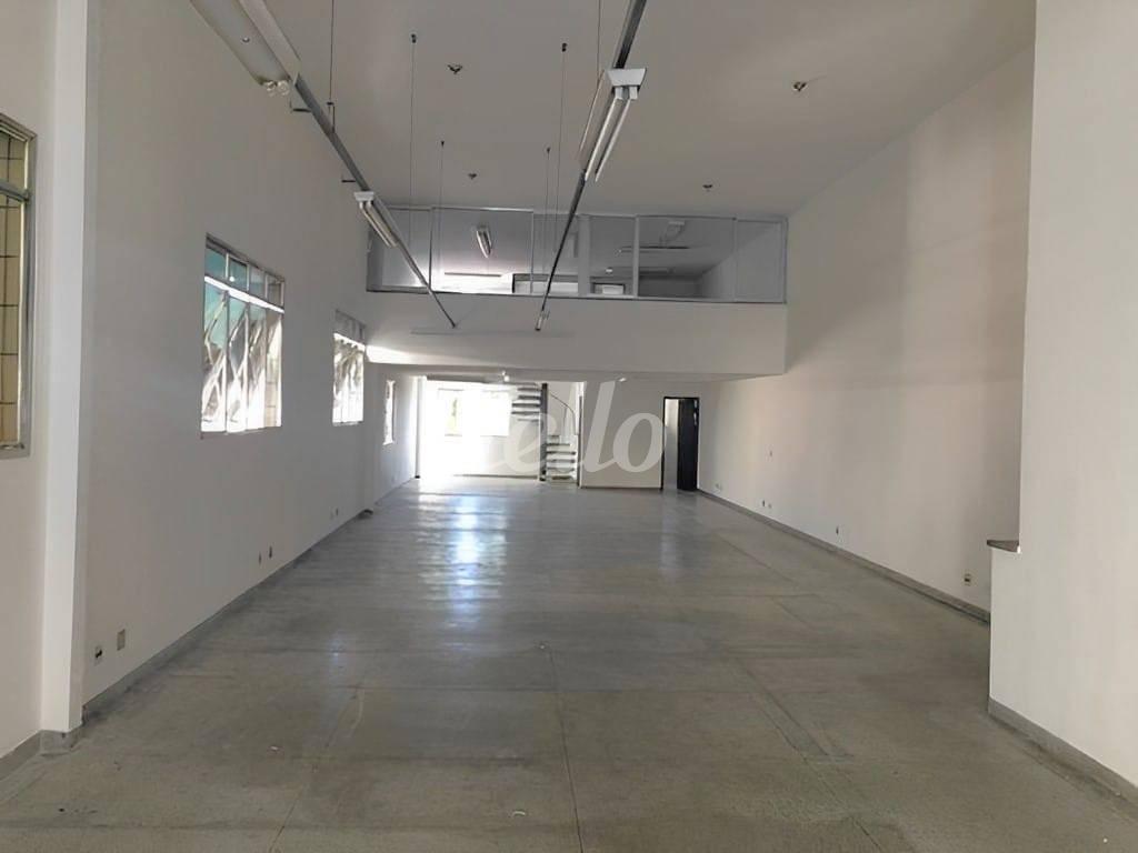 SALA de Prédio Comercial para alugar, Monousuário com 800 m², e 10 vagas em Vila Guarani - São Paulo