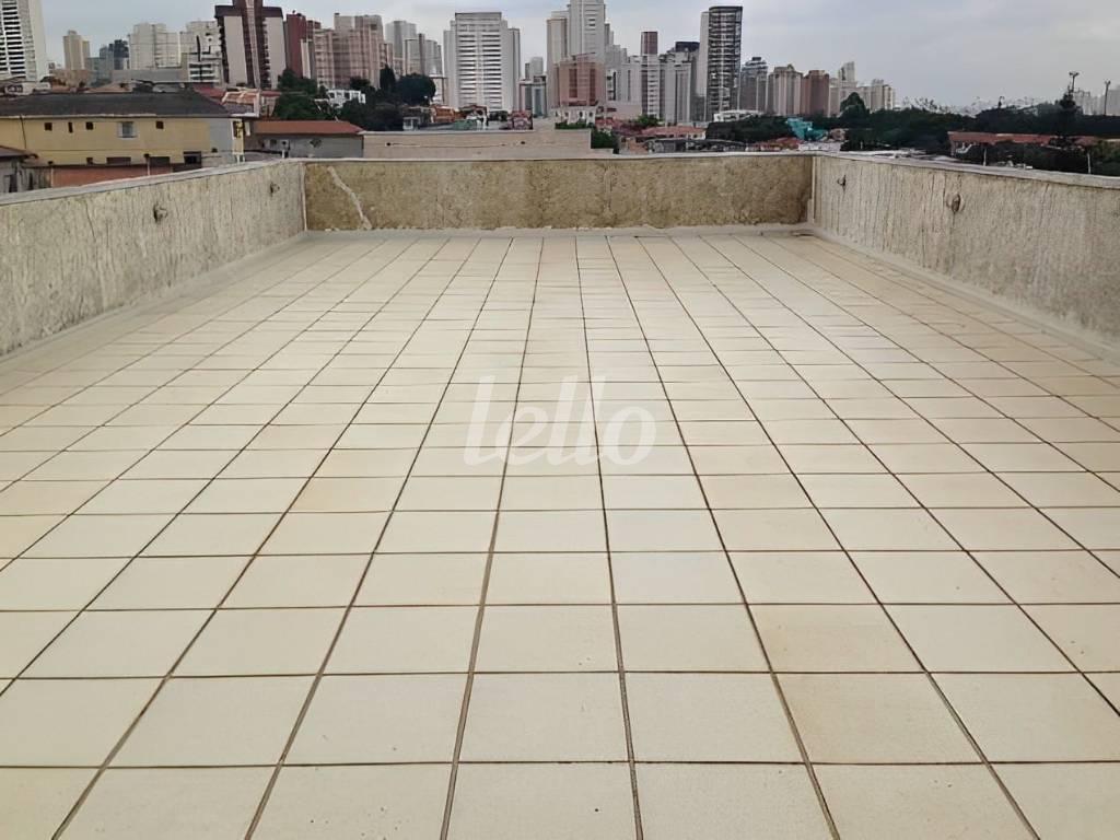 TERRAÇO de Prédio Comercial à venda, Multiusuário com 984 m², e 12 vagas em Bosque da Saúde - São Paulo