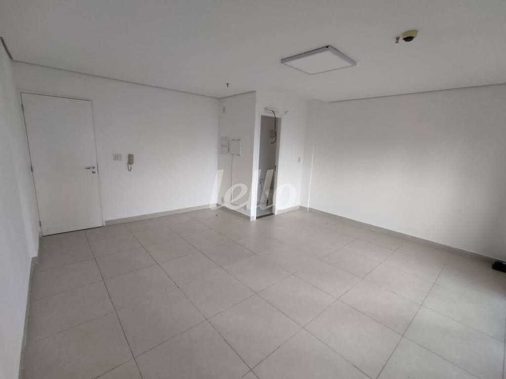 SALA de Sala / Conjunto para alugar, Padrão com 31 m², e 1 vaga em Vila Prudente - São Paulo