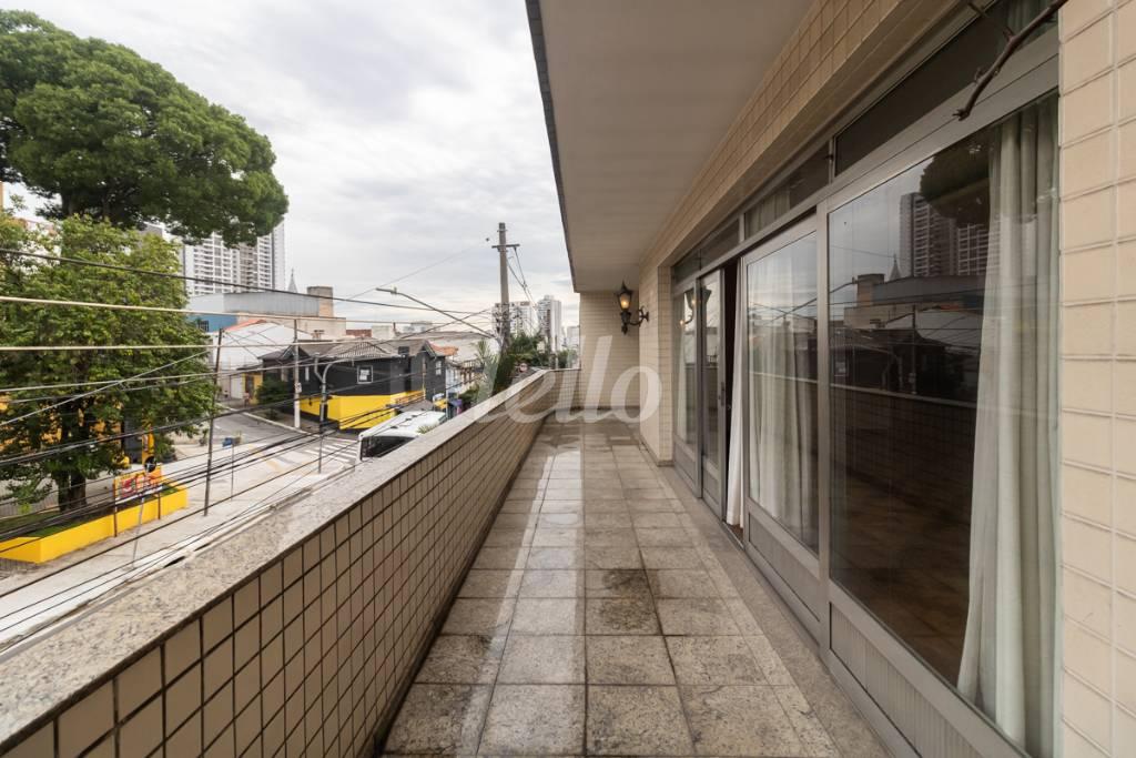 VARANDA de Casa para alugar, assobradada com 350 m², 4 quartos e em Vila Prudente - São Paulo
