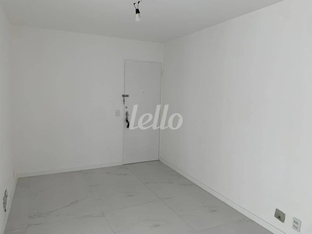 SALA de Apartamento à venda, Padrão com 53 m², 2 quartos e 1 vaga em Vila Olímpia - São Paulo