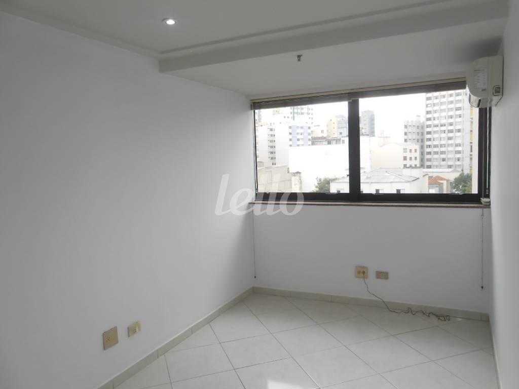 CJ 51 - SALA 1 de Sala / Conjunto para alugar, Padrão com 66 m², e 2 vagas em Santa Cecília - São Paulo