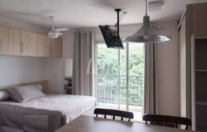 DORMITÓRIO de Apartamento à venda, Padrão com 30 m², 1 quarto e 1 vaga em Santana - São Paulo