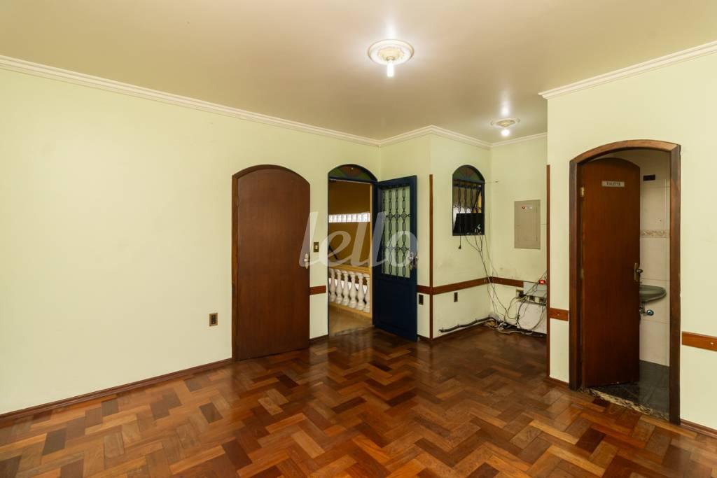 03 SALA1 de Casa à venda, sobrado com 350 m², 4 quartos e 4 vagas em Vila Carrão - São Paulo
