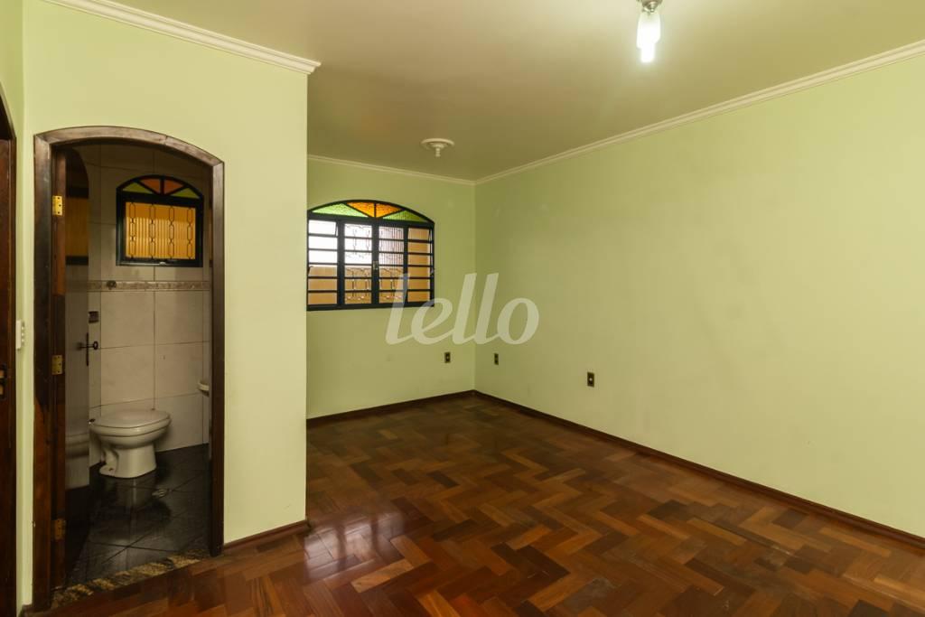 08 SUITE de Casa à venda, sobrado com 350 m², 4 quartos e 4 vagas em Vila Carrão - São Paulo