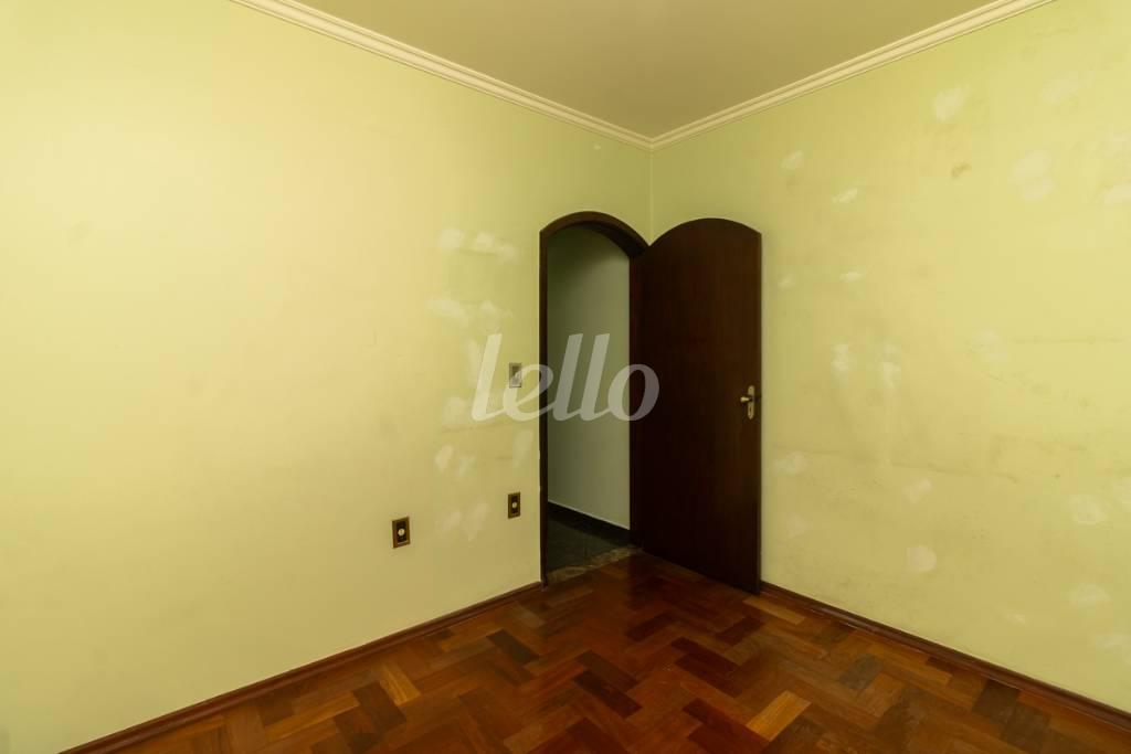 20 QUARTO 2 de Casa à venda, sobrado com 350 m², 4 quartos e 4 vagas em Vila Carrão - São Paulo