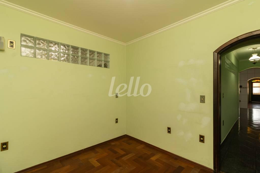 21 QUARTO 2 de Casa à venda, sobrado com 350 m², 4 quartos e 4 vagas em Vila Carrão - São Paulo