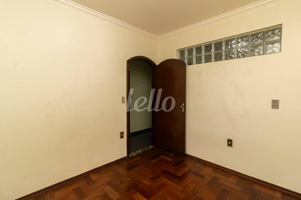 16 QUARTO 1 de Casa à venda, sobrado com 350 m², 4 quartos e 4 vagas em Vila Carrão - São Paulo