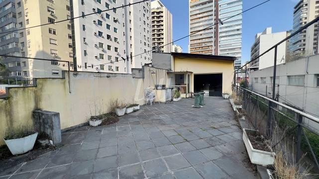 ÁREA EXTERNA de Casa à venda, de vila - sobrado com 261 m², 3 quartos e 2 vagas em Jardim Paulista - São Paulo