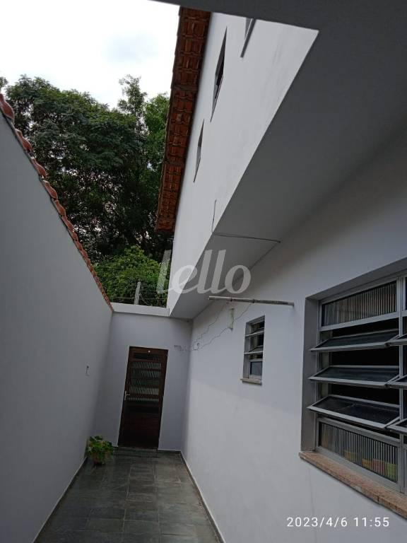 CORREDOR LATERAL de Casa à venda, sobrado com 110 m², 3 quartos e 2 vagas em Tucuruvi - São Paulo