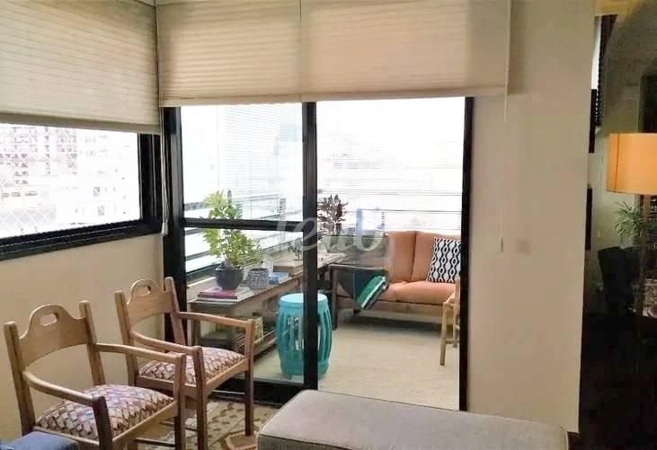 VARANDA de Apartamento à venda, Padrão com 134 m², 3 quartos e 3 vagas em Aclimação - São Paulo