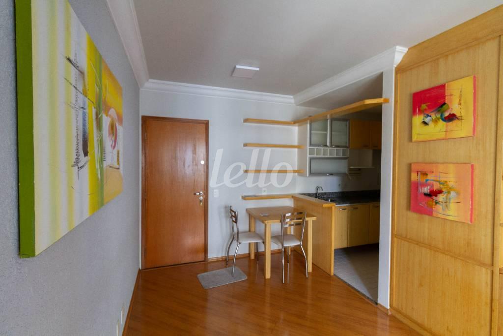 SALA de Apartamento à venda, Padrão com 32 m², 1 quarto e 1 vaga em Ipiranga - São Paulo