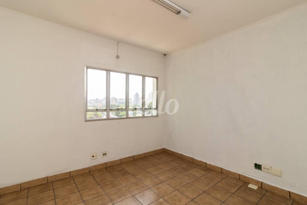 03 SALA 2 de Casa para alugar, sobrado com 320 m², e 4 vagas em Vila Jerusalém - São Bernardo do Campo