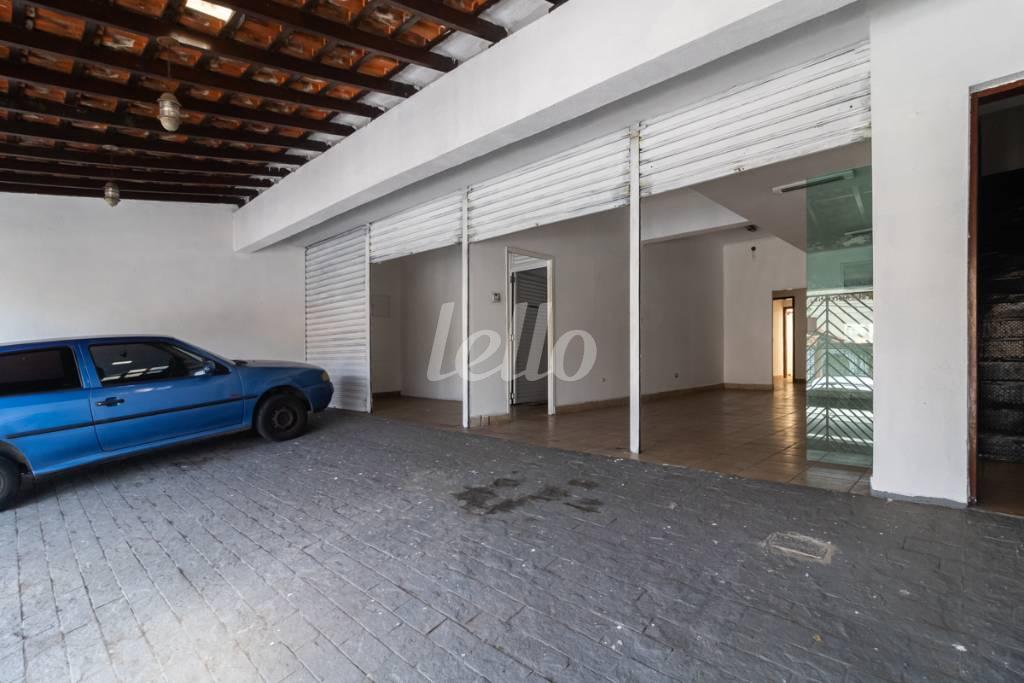 39 GARAGEM de Casa para alugar, sobrado com 320 m², e 4 vagas em Vila Jerusalém - São Bernardo do Campo