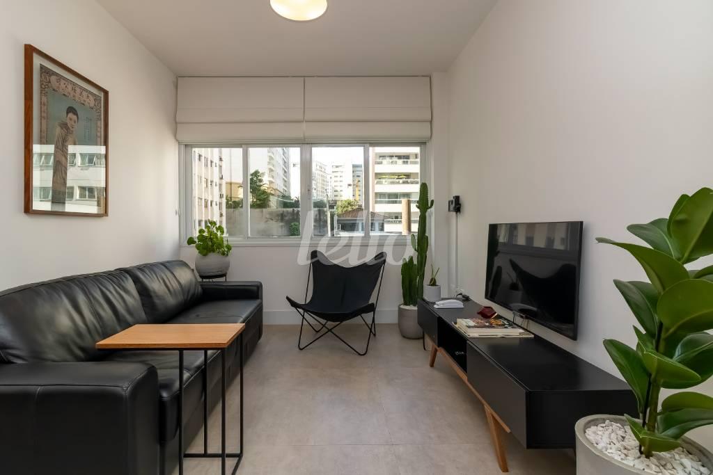 SALA de Apartamento para alugar, Padrão com 66 m², 2 quartos e em Consolação - São Paulo