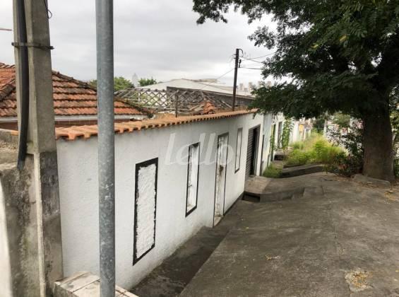 TERRENO de Área / Terreno para alugar, Padrão com 2000 m², e em Vila Marieta - São Paulo