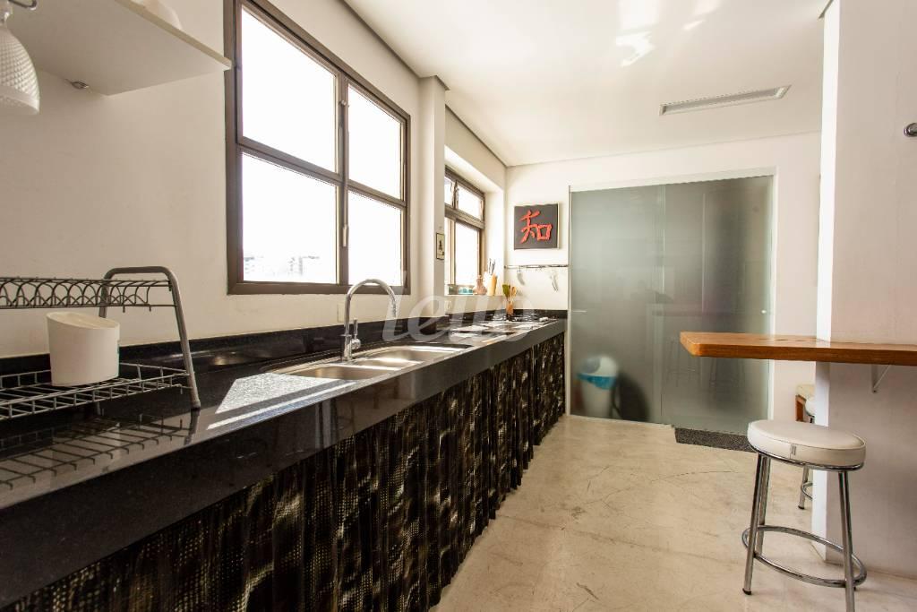 COZINHA de Apartamento para alugar, Padrão com 120 m², 3 quartos e 2 vagas em Jardim Paulista - São Paulo