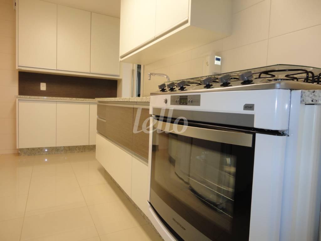 COZINHA de Apartamento à venda, Padrão com 114 m², 3 quartos e 2 vagas em Vila Gumercindo - São Paulo