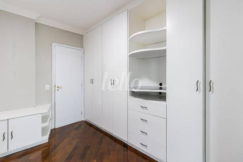 DORMITÓRIO 2 de Apartamento para alugar, Padrão com 120 m², 4 quartos e 4 vagas em Vila Gomes Cardim - São Paulo