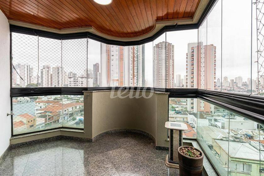 SACADA de Apartamento para alugar, Padrão com 120 m², 4 quartos e 4 vagas em Vila Gomes Cardim - São Paulo