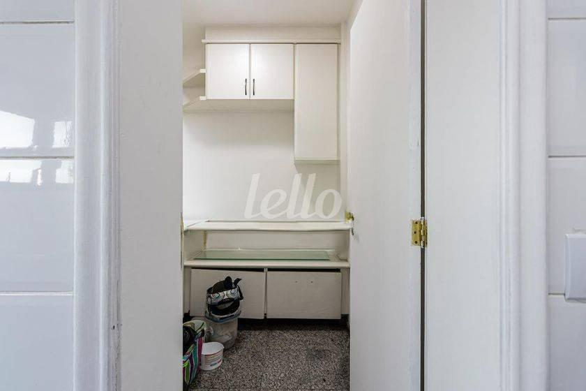 DORMITÓRIO DE SERVIÇO de Apartamento para alugar, Padrão com 120 m², 4 quartos e 4 vagas em Vila Gomes Cardim - São Paulo