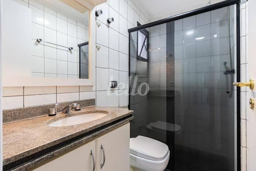 BANHEIRO SOCIAL de Apartamento para alugar, Padrão com 120 m², 4 quartos e 4 vagas em Vila Gomes Cardim - São Paulo