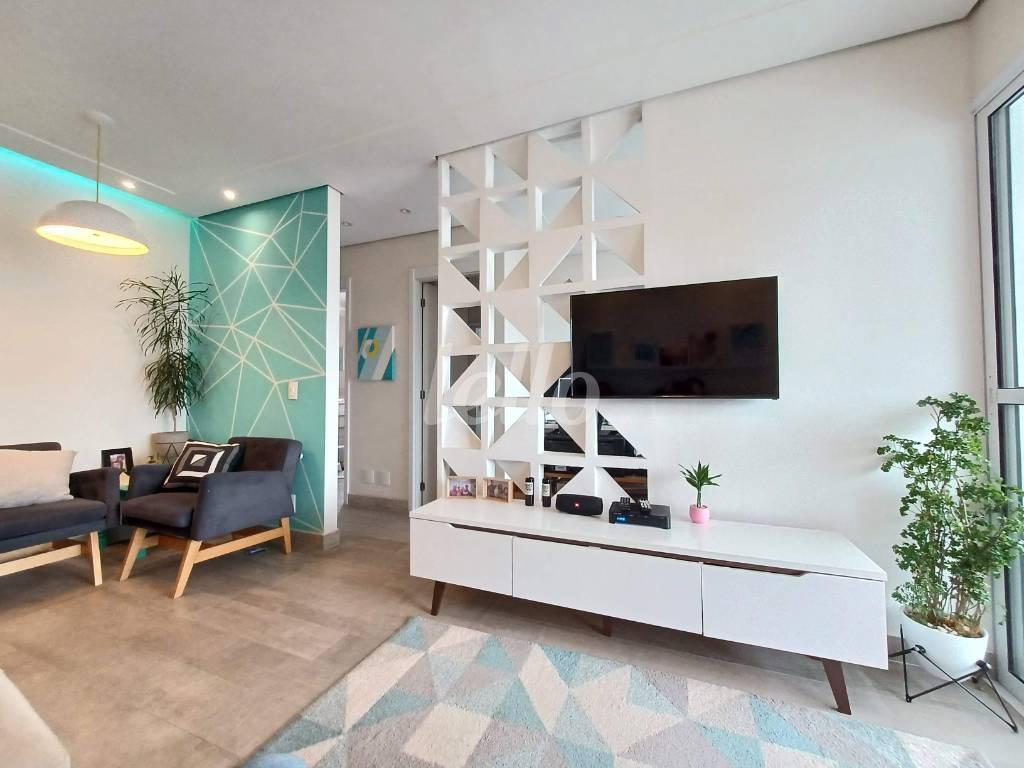SALA de Apartamento à venda, Padrão com 76 m², 3 quartos e 2 vagas em Vila Bertioga - São Paulo