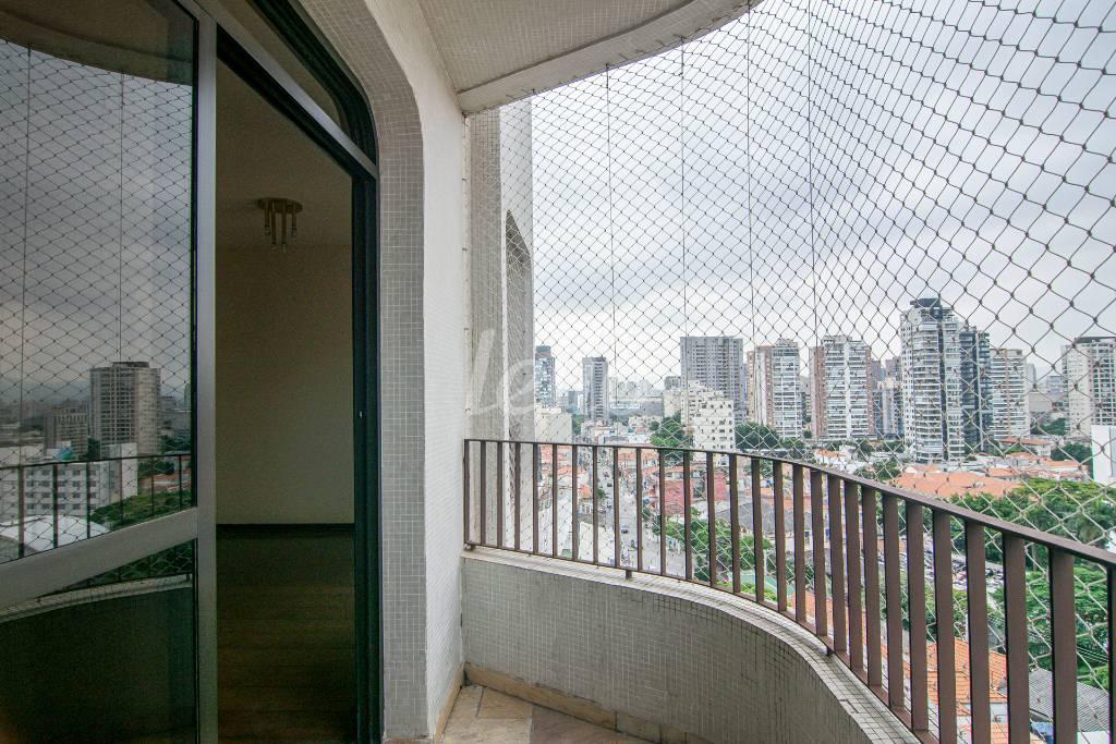 SACADA de Apartamento para alugar, cobertura - Padrão com 238 m², 3 quartos e 2 vagas em Perdizes - São Paulo