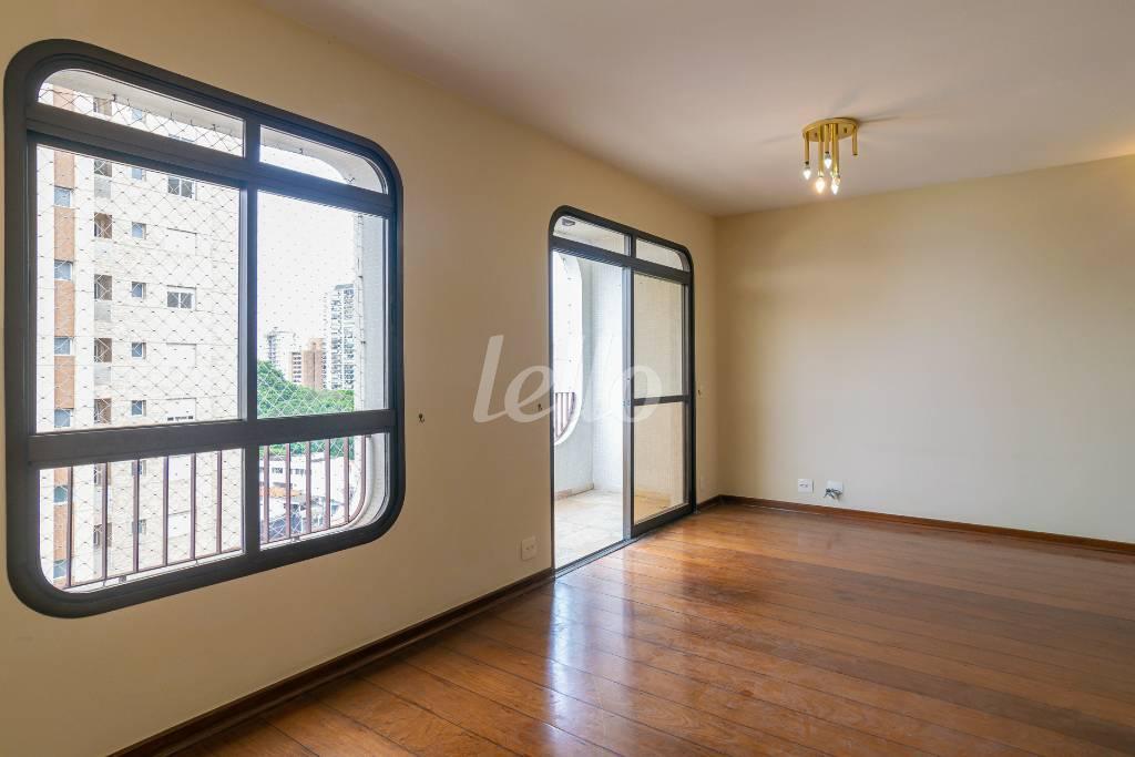 SALA de Apartamento para alugar, cobertura - Padrão com 238 m², 3 quartos e 2 vagas em Perdizes - São Paulo
