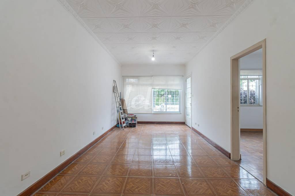 SALA de Casa para alugar, térrea com 200 m², 4 quartos e 3 vagas em Cidade Monções - São Paulo