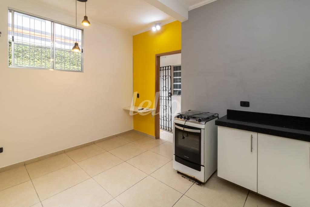 10 COZINHA de Casa para alugar, térrea com 38 m², 1 quarto e em Chácara Califórnia - São Paulo